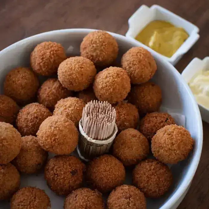 Биттербаллен (голландские мясные шарики)