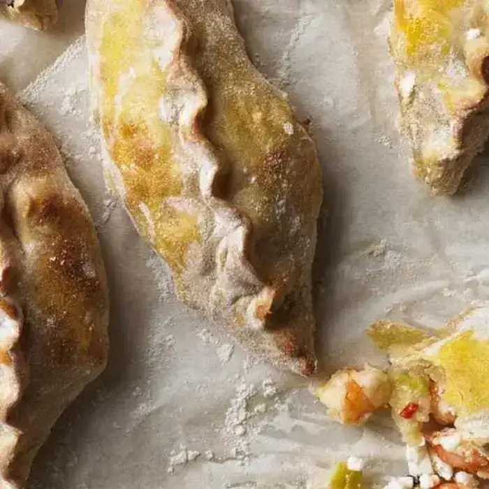 Эмпанадас с зеленым луком и креветками