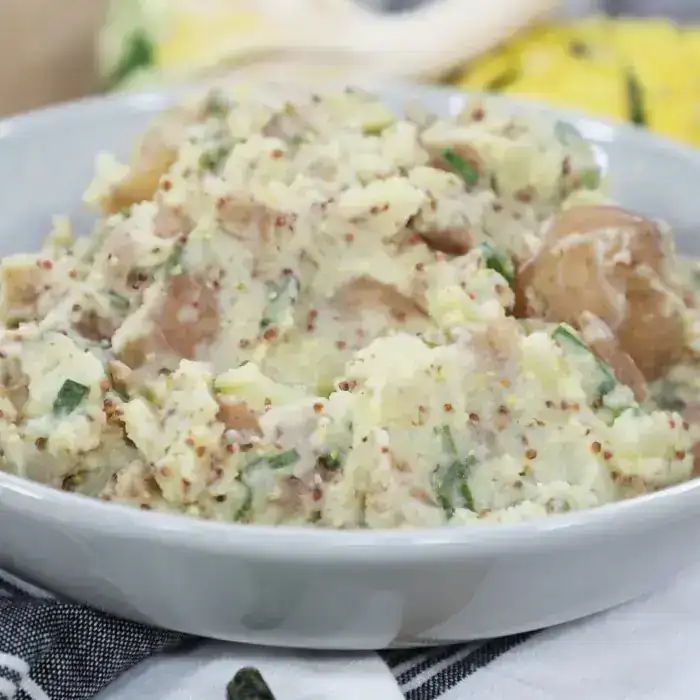 Картофельное пюре с горчицей и зеленым луком