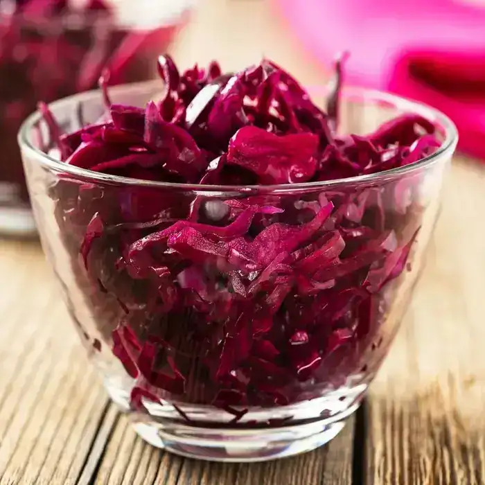 Квашеная свекла с краснокочанной капустой