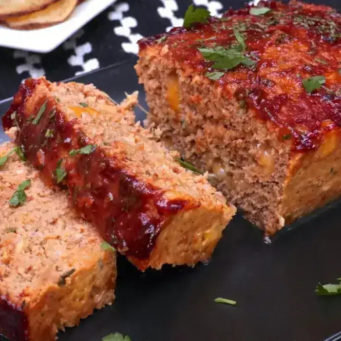 Мясной рулет из индейки с фасолью