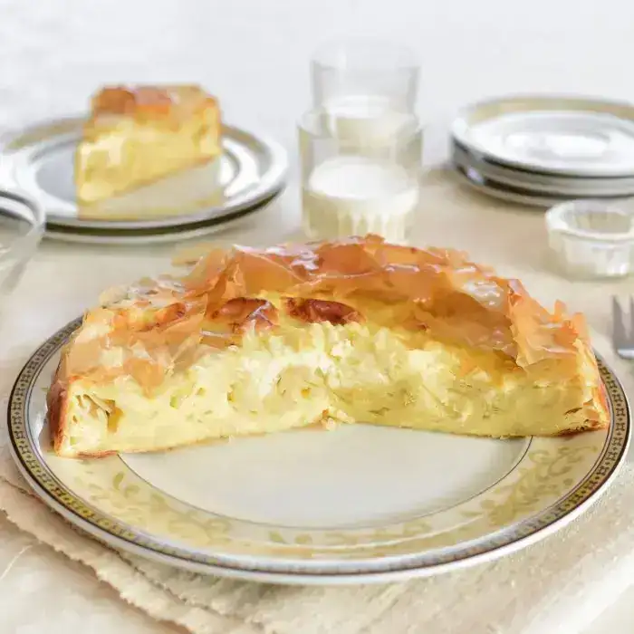 Рулет с грецкими орехами Гужвара