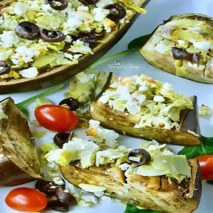 Жареные баклажаны с козьим сыром и хрустящей лепешкой